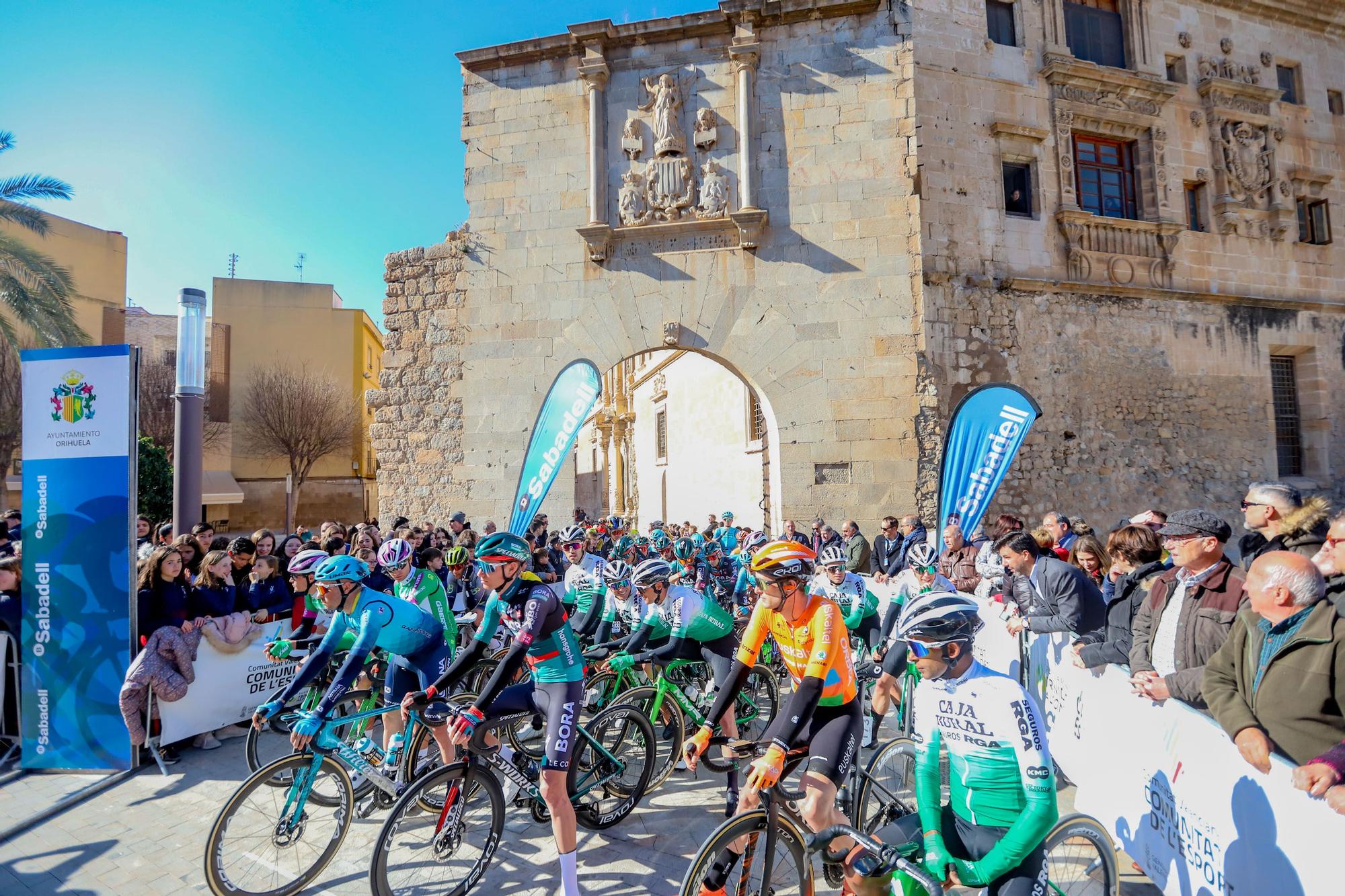 Salida de la 74 Vuelta Ciclista a la Comunidad Valenciana desde Orihuela