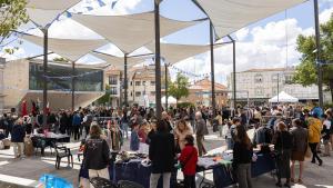 Éxito en el primer mercadillo de segunda mano de Pozuelo