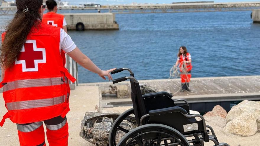 Salvamento Marítimo rescata a 16 migrantes y un fallecido a 62 millas de Alicante
