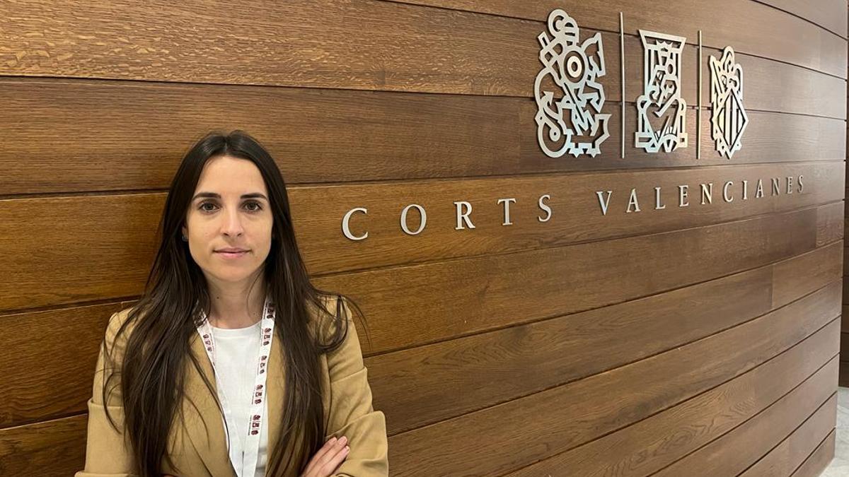 Lorena Martinez presidenta de la Federación de Caza de la Comunidad Valenciana en las Cortes