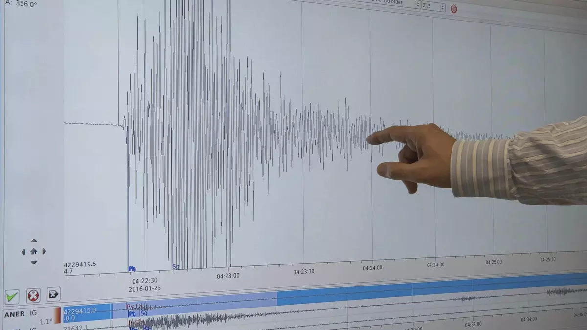 Familiares de extremeños ante el terremoto en Almería: "Las camas parecían las del exorcista y la gente ha salido pasmada"