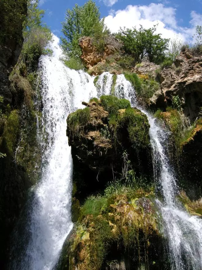 La prestigiosa revista 'National Geographic' incorpora una cascada de Teruel como una de las rutas más bonitas de España