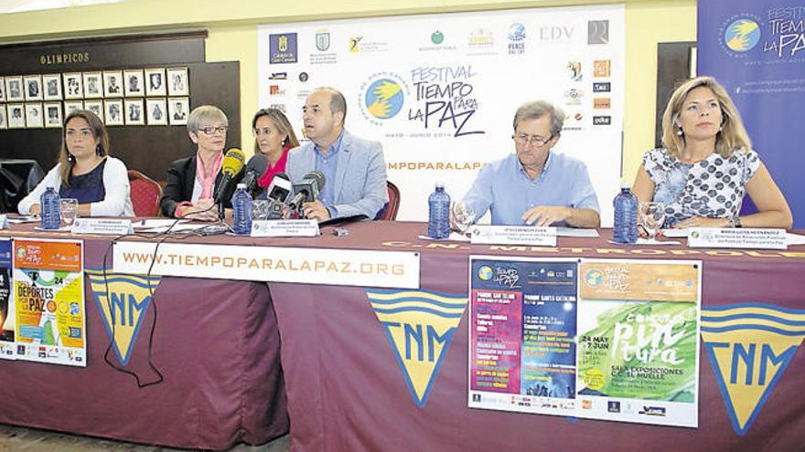 Irene Bello, Susan Meagher, Juan José Cardona, Jesús Bengoechea y María Luisa Hernández, en la presentación del festival. | juan carlos castro