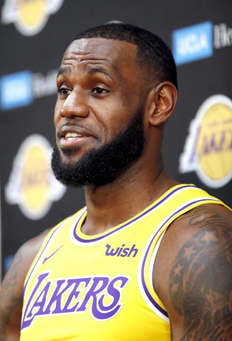 LeBron James habla por primera vez con los Lakers