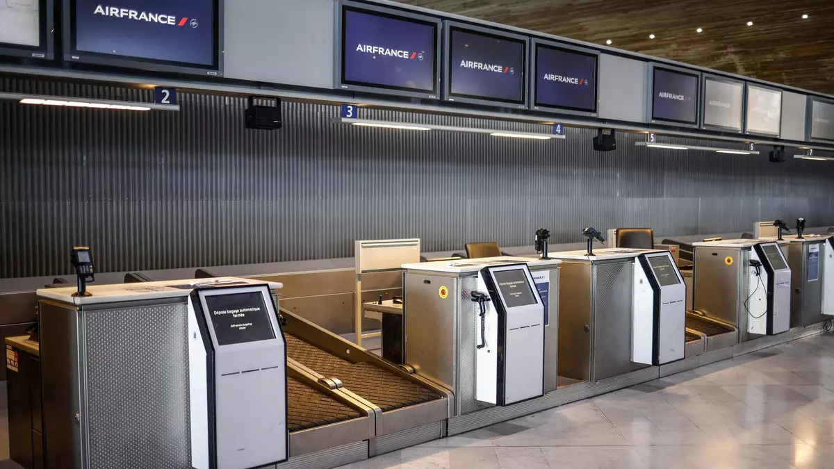 Viernes negro en los aeropuertos de Francia por la huelga de controladores aéreos