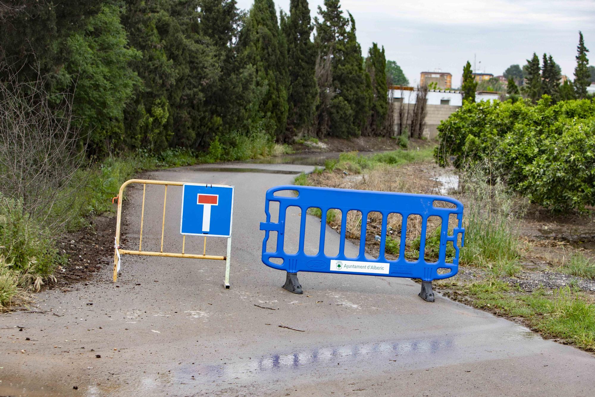 Las intensas precipitaciones han desbordado barrancos y cortado caminos en diferentes municipios de la comarca