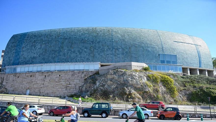 De Pelamios al Millenium: estas son las cuentas pendientes del paseo marítimo de A Coruña