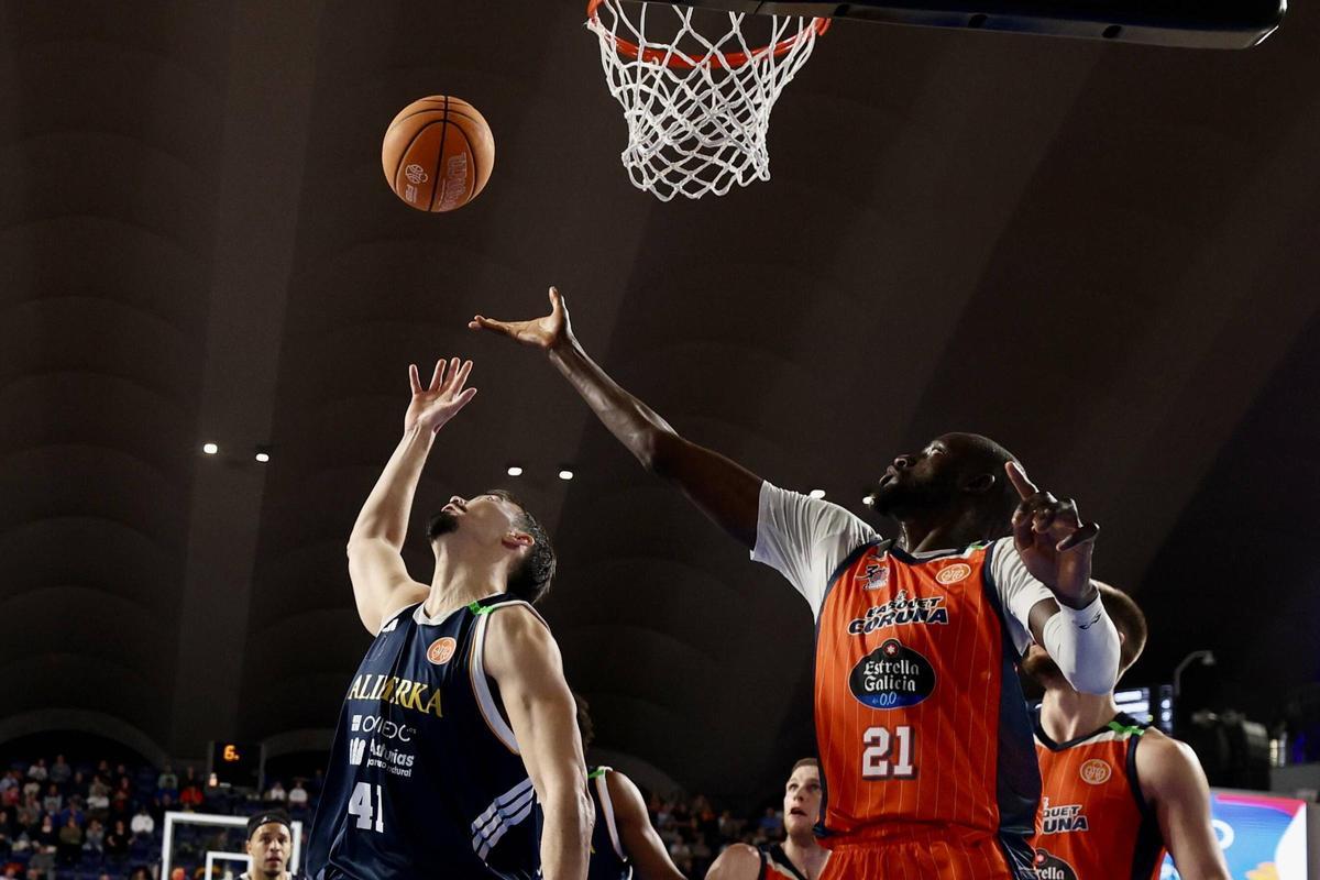 Todas las imágenes del Alimerka Oviedo Baloncesto-Leyma Coruña disputado en el Palacio de los Deportes (84-89)