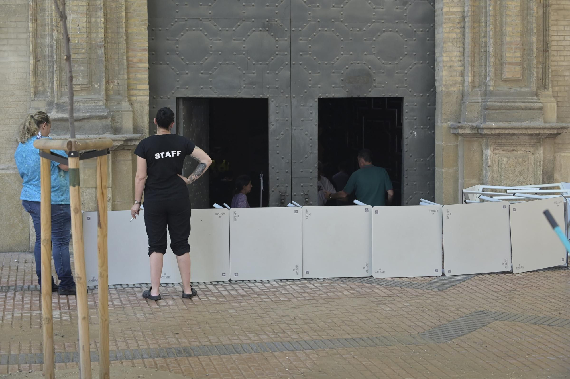 En imágenes | Reventón en la plaza San Miguel de Zaragoza