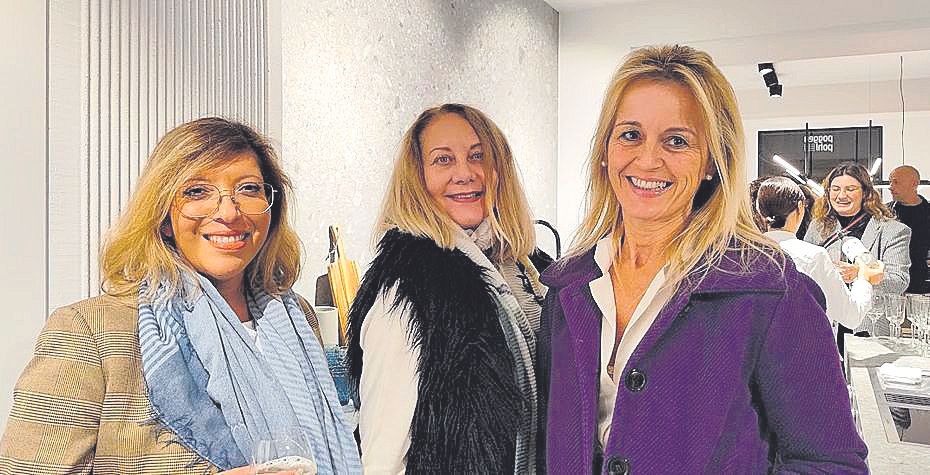 Gema Muñoz, Águeda Ropero y Maria Dolors.