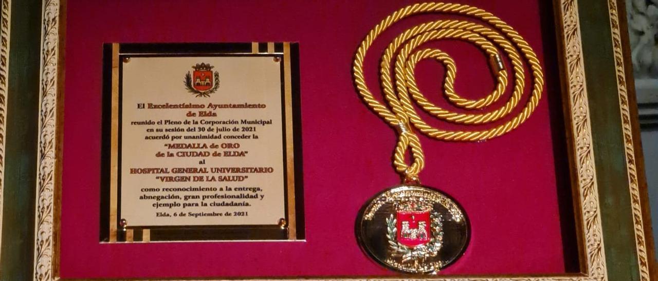 La Medalla de Oro entregada al Hospital General Universitario &quot;Virgen de la Salud&quot; de Elda.