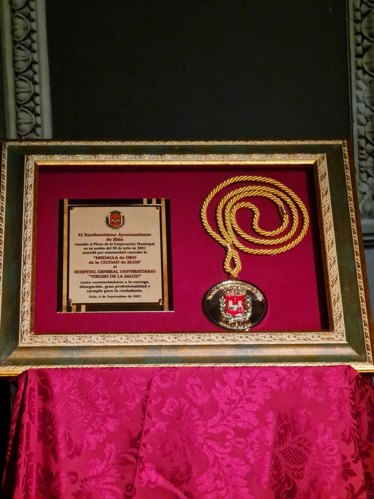 La Medalla de Oro entregada al Hospital General Universitario "Virgen de la Salud" de Elda.