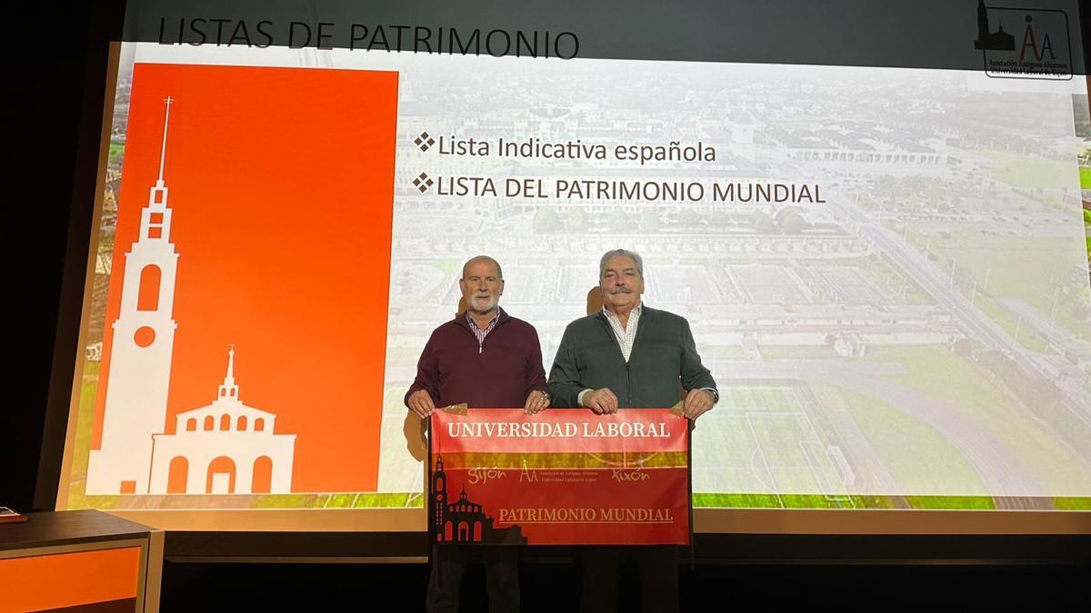 Jesús Merino y Manuel Nevares durante la charla de esta tarde