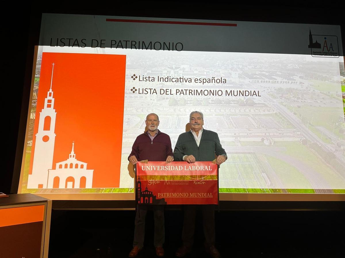 Jesús Merino y Manuel Nevares durante la charla de esta tarde