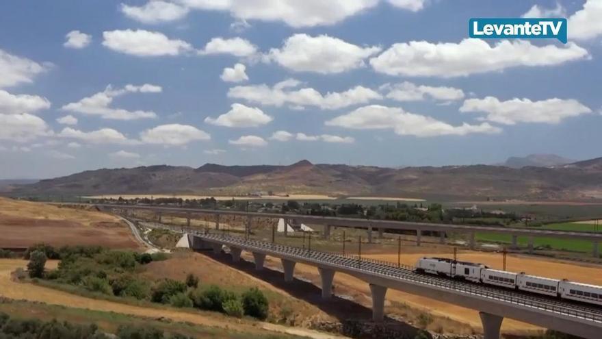 Renfe ofrece más de 120.000 plazas en la Comunitat Valenciana para la operación salida y retorno de agosto