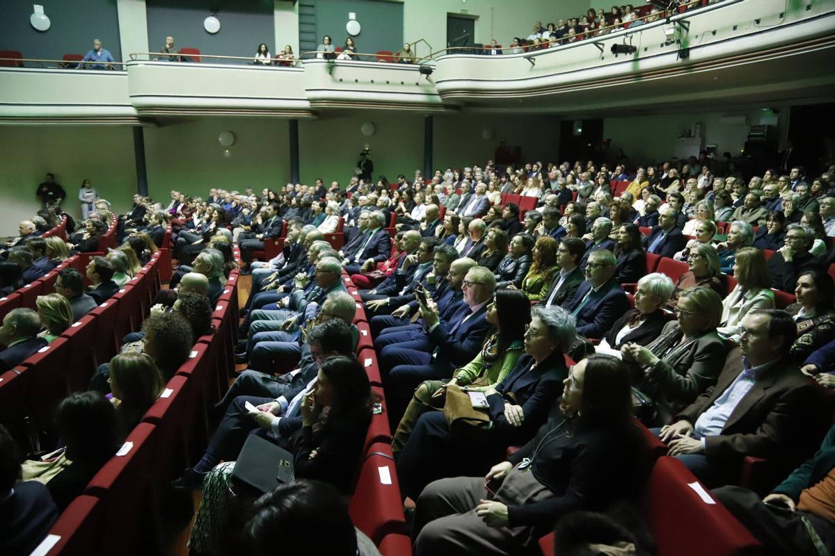 El acto de entrega de las Banderas de Andalucía 2026 de Córdoba, en imágenes