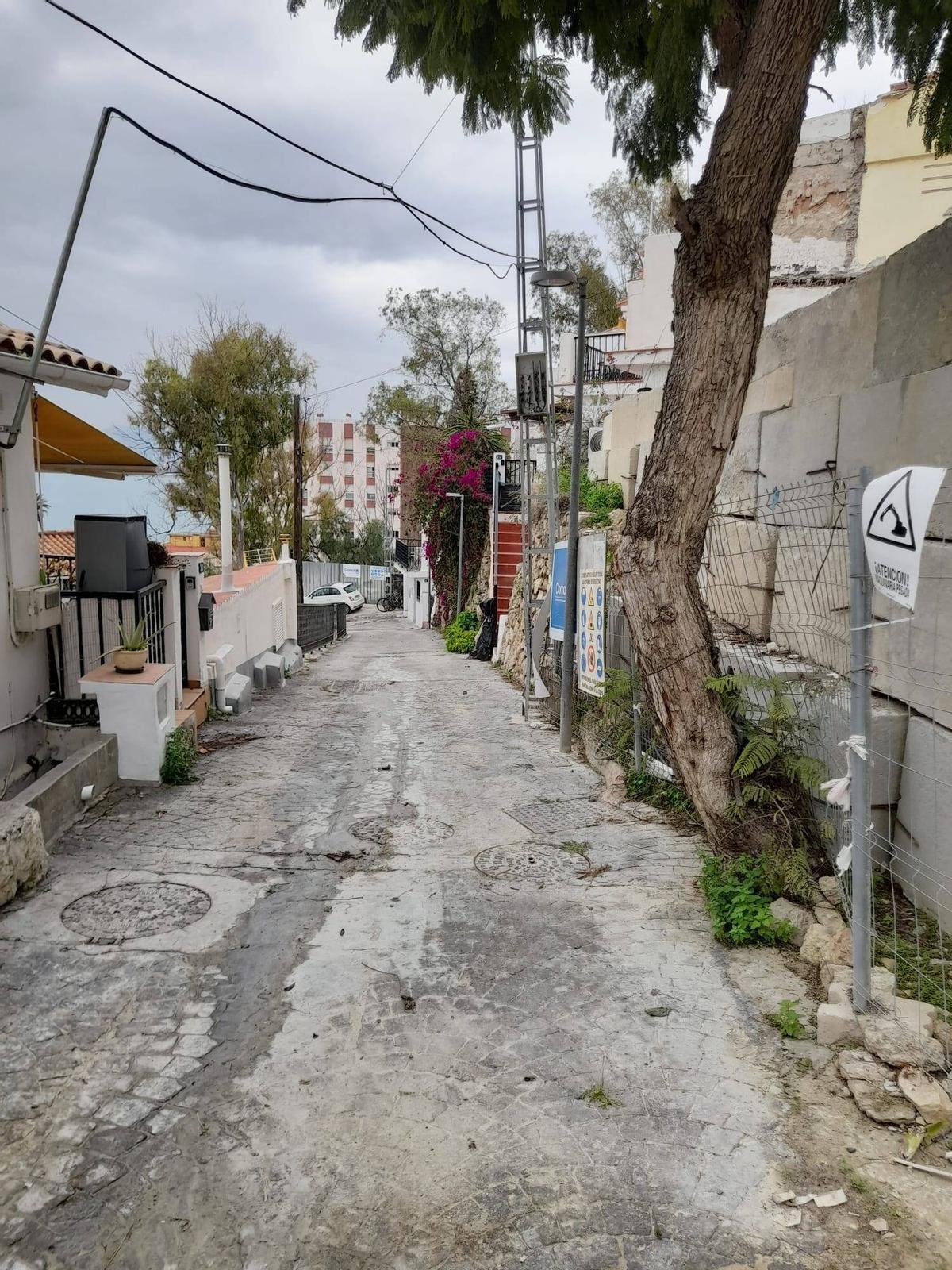 La calle Torre de San Telmo, con la obra a la derecha.