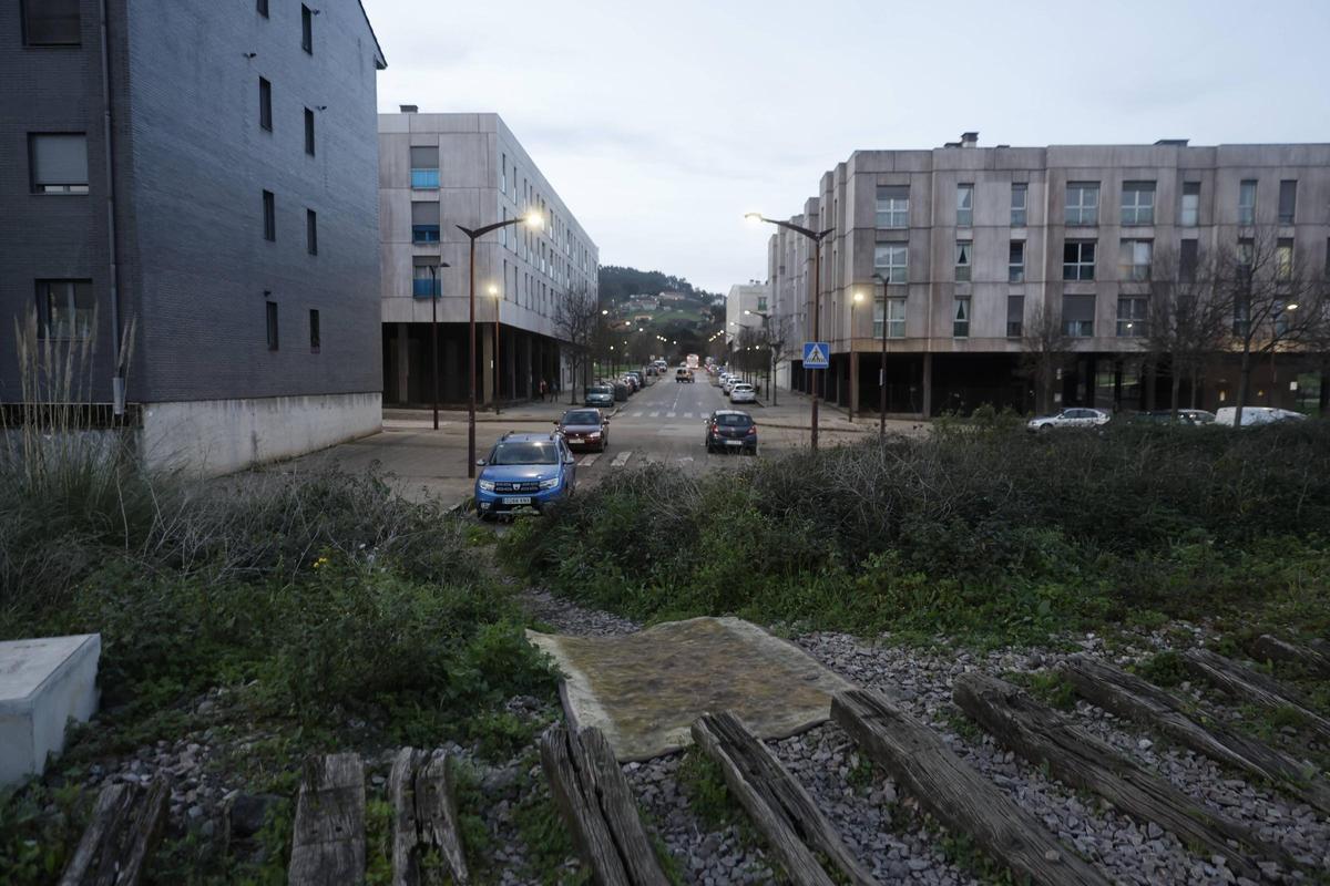 Barrera ferroviaria en el Lauredal.