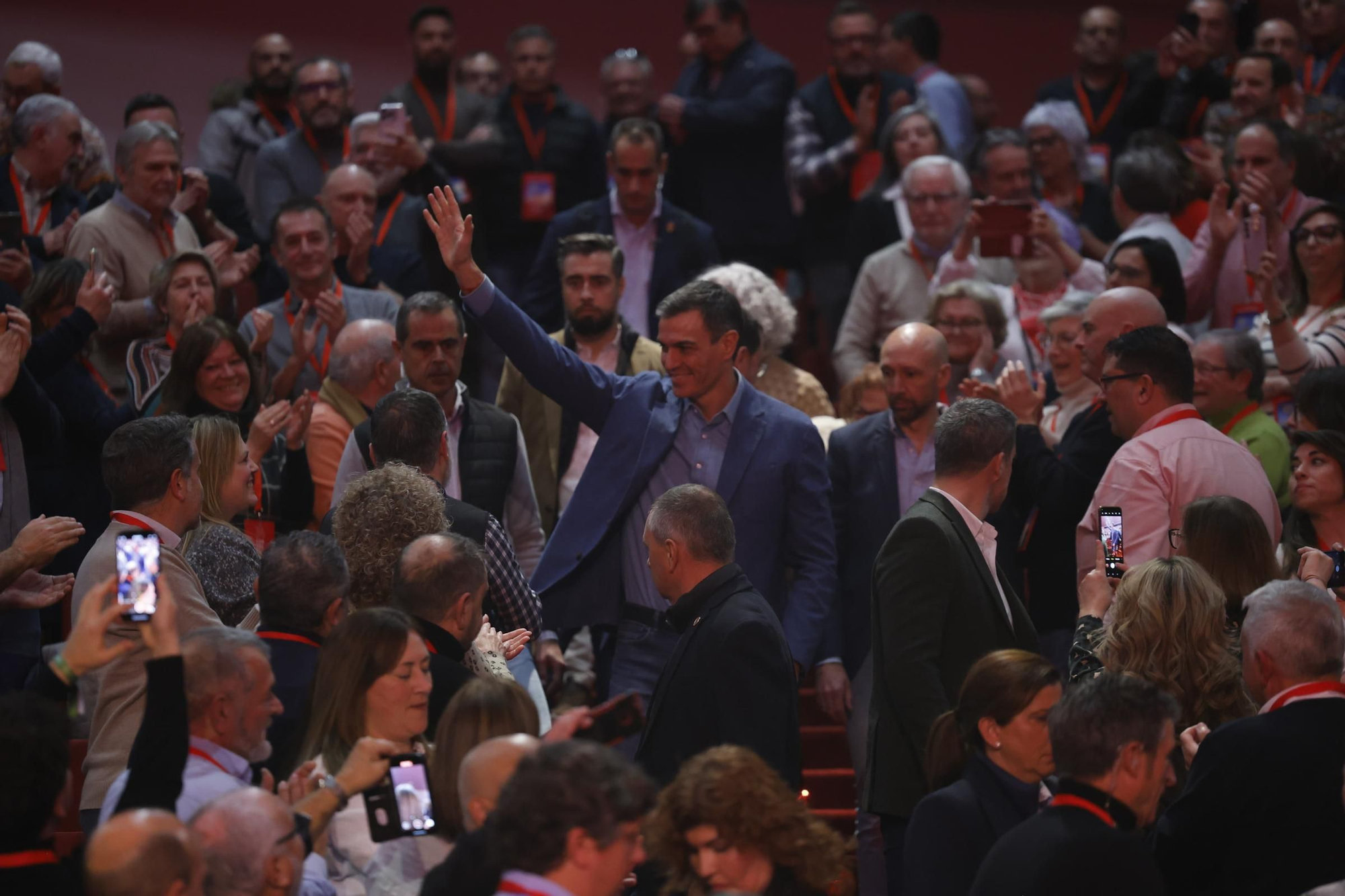 EN IMÁGENES: Pedro Sánchez y Adrián Barbón abren el congreso del PSOE asturiano