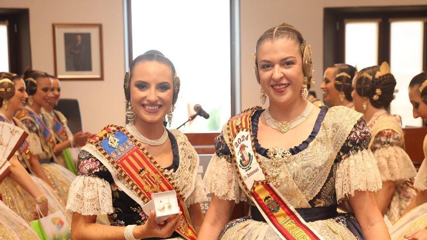 Fallera Mayor y corte embarcarán pocos días después de la "cremà" para ver una "mascletà" en Ibiza