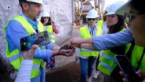 Viaje organizado por Oriva donde se muestra el alperujo.