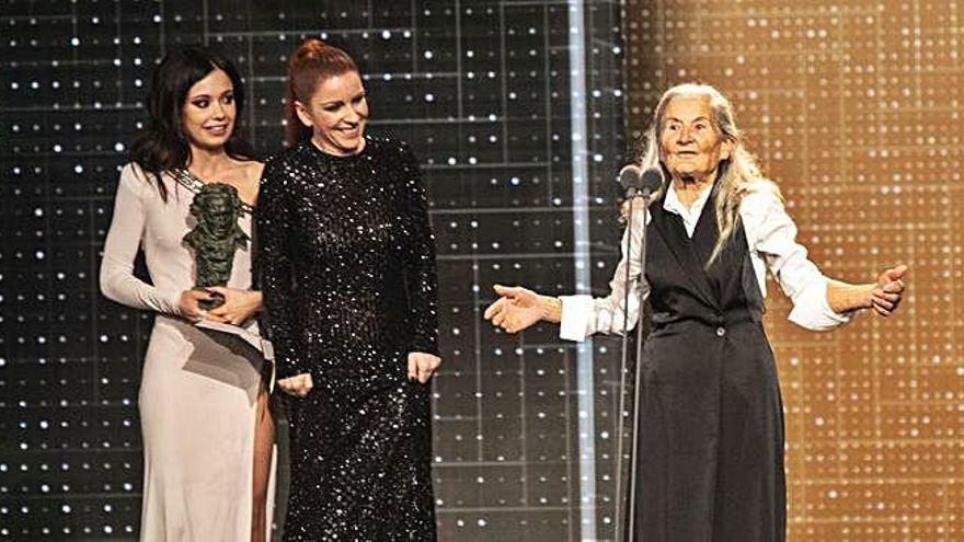 Benedicta Sánchez recoge su premio Goya.