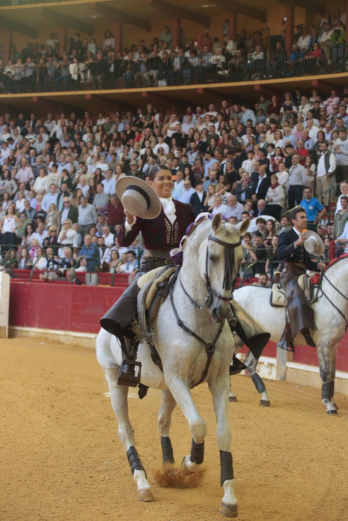 Corrida de rejones para finalizar la Feria taurina del Pilar