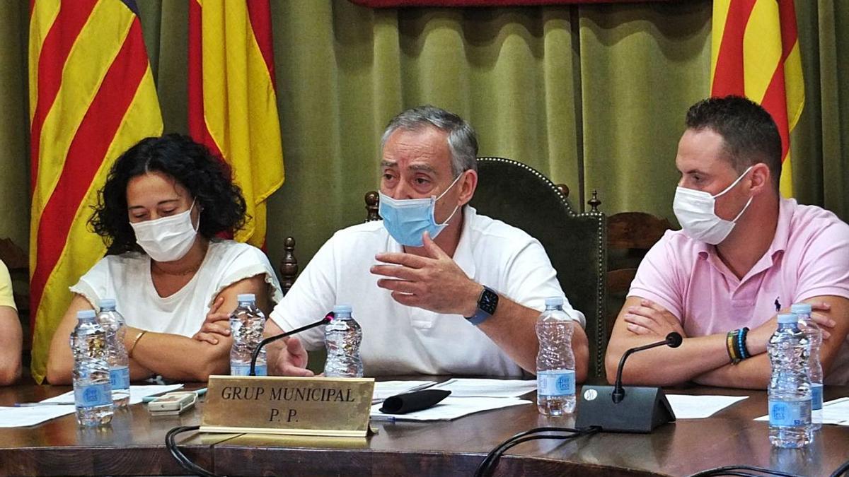 El alcalde Carlos Simarro interviene en el último pleno, el pasado lunes. | J. MORA