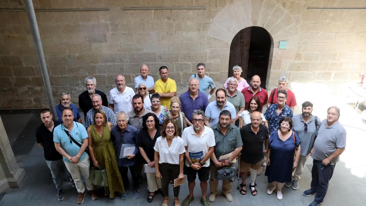 Els representants municipals units contra el pla d'energies del Govern