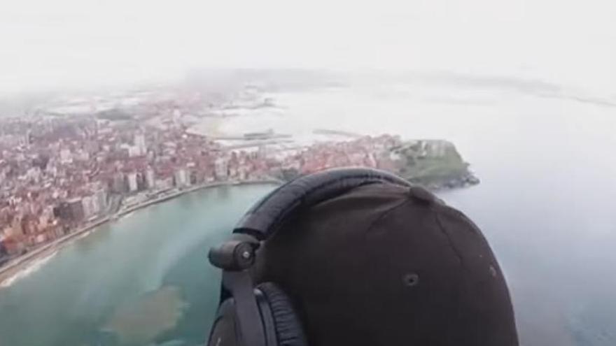 El vídeo que muestra el festival áereo de Gijón como nunca lo habías visto: desde dentro de un avión