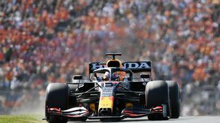 Verstappen reina en casa