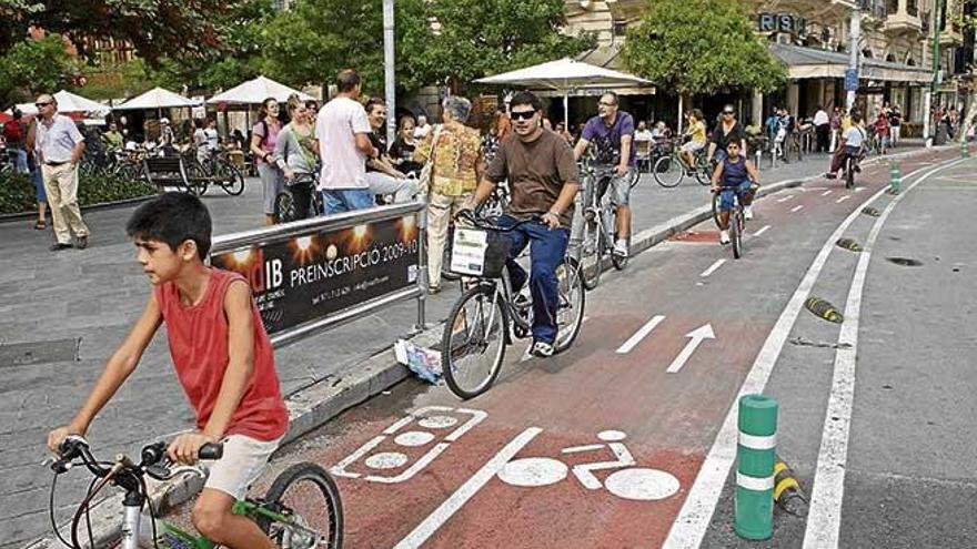 El carril bici de las Avenidas se implantó en el último tramo del mandato de Aina Calvo.