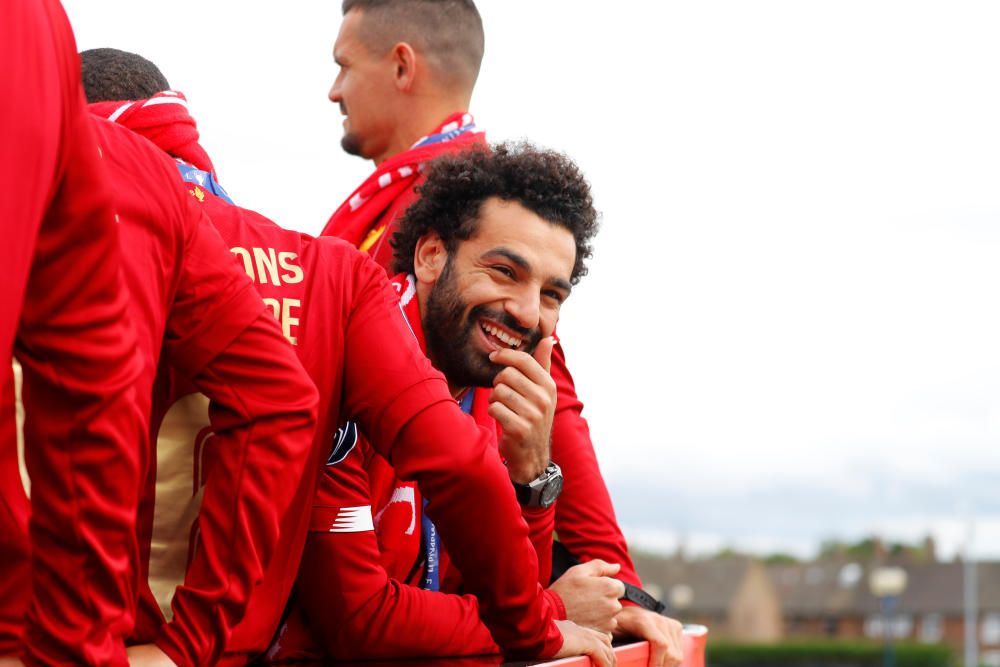 El Liverpool celebra con su afición la Champions L