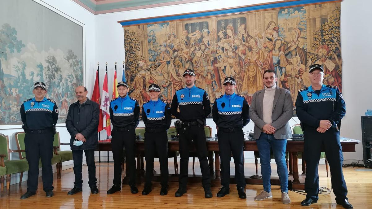 Toma de posesión de los nuevos policías en el Ayuntamiento