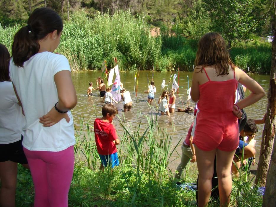 Infants de Sant Salvador creen el 'bosc de l'alegria'