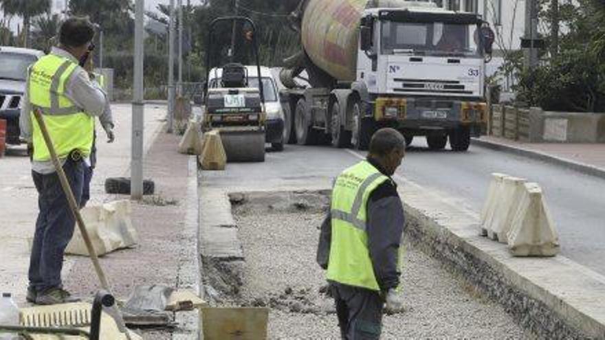 Largas colas  por la tercera reparación de la travesía de Jesús