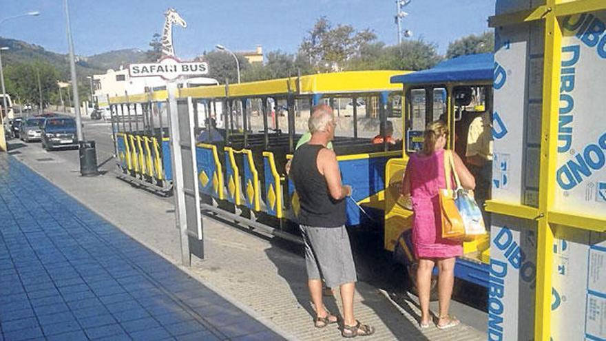 El servicio del minitrén turístico de Cala Millor-s´Illot-sa Coma, polémico.