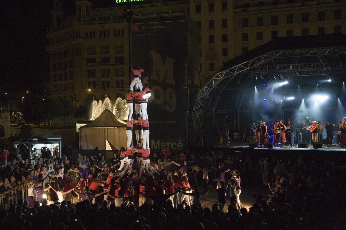 Actuación de Pau Riba en la Mercè 2009, cuando el escenario de plaza Catalunya era uno de los imprescindibles de las fiestas