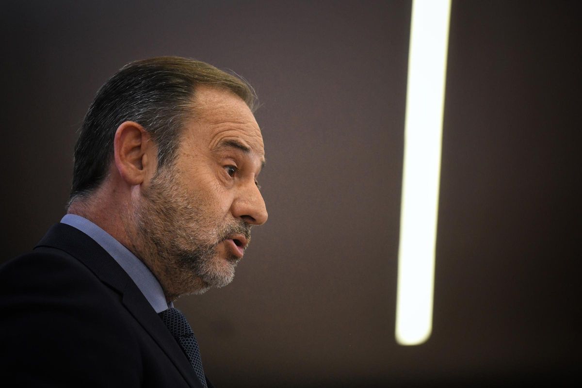 Archivo - El exministro José Luis Ábalos durante una rueda de prensa en el Congreso de los Diputados.