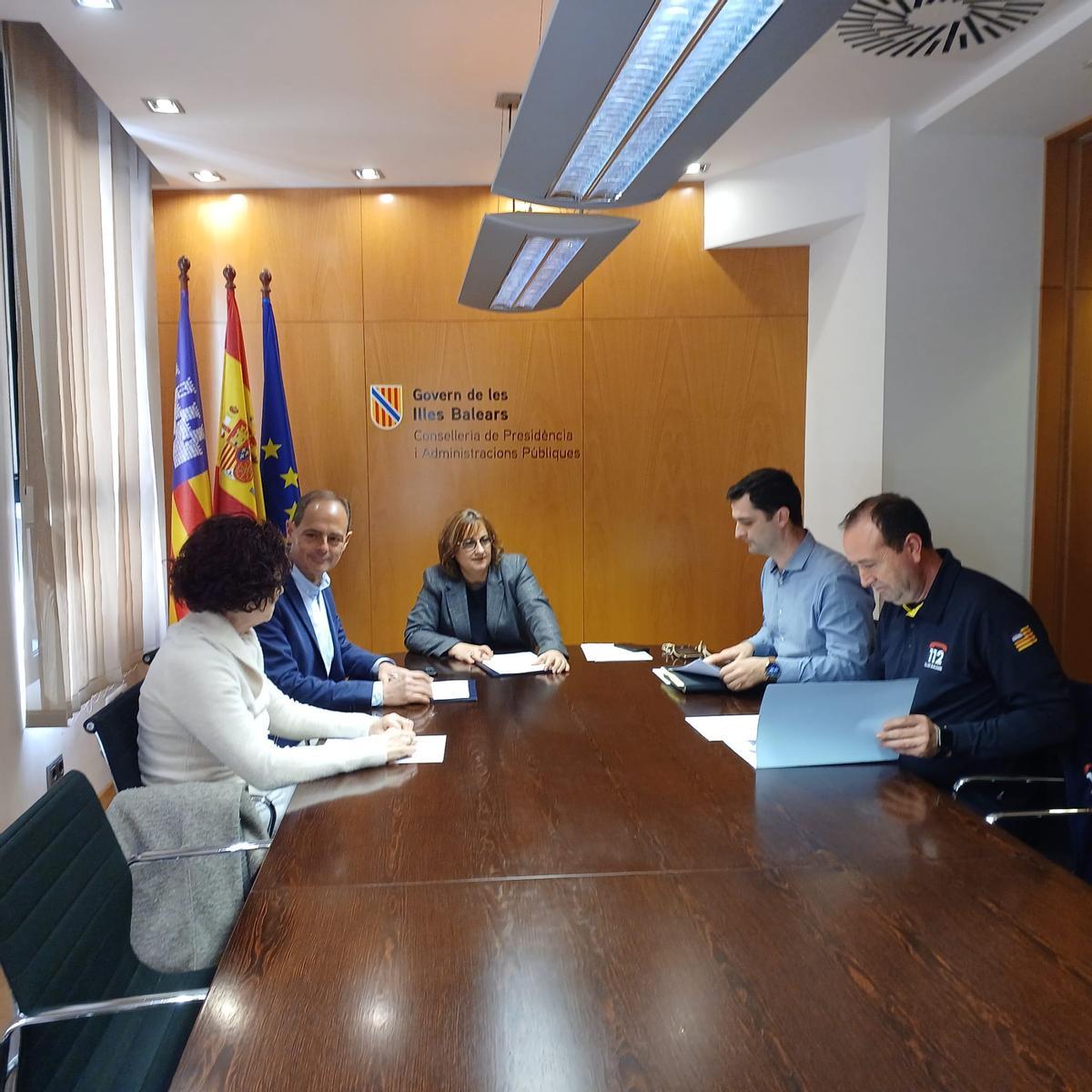 El convenio garantiza la asistencia de los psicólogos en las situaciones de emergencia