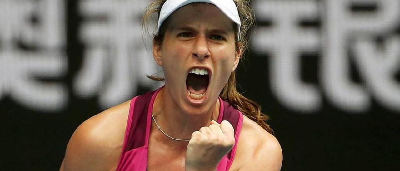 Johanna Konta celebra su victoria frente a Zhang Shuai.