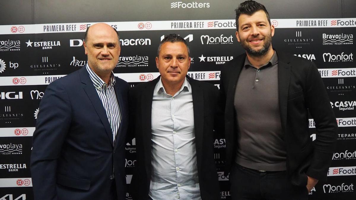 Sergi Escobar este sábado junto a Fernando Gómez y Ángel Dealbert