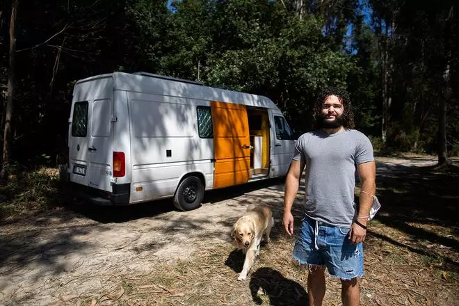 Las furgonetas no son (solo) para el verano: así es vivir todo el año sobre cuatro ruedas en Galicia