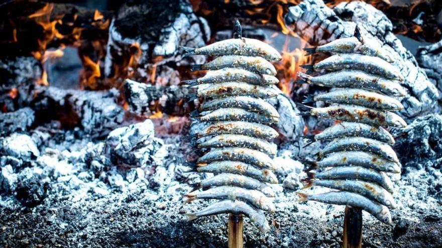 1.700 kilos de sardinas gratis en Marbella: cuándo y en qué playas se repartirán