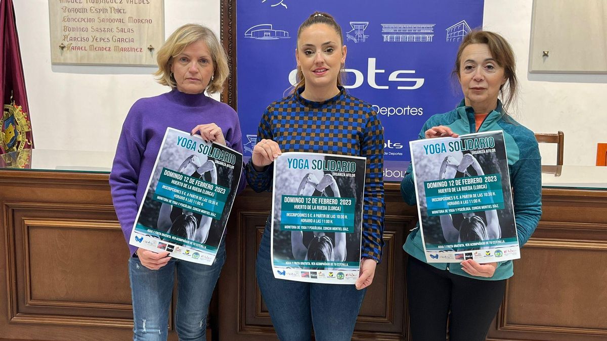 Antonia Robles, Irene Jódar y Conchi Montiel, durante la presentación de la jornada.