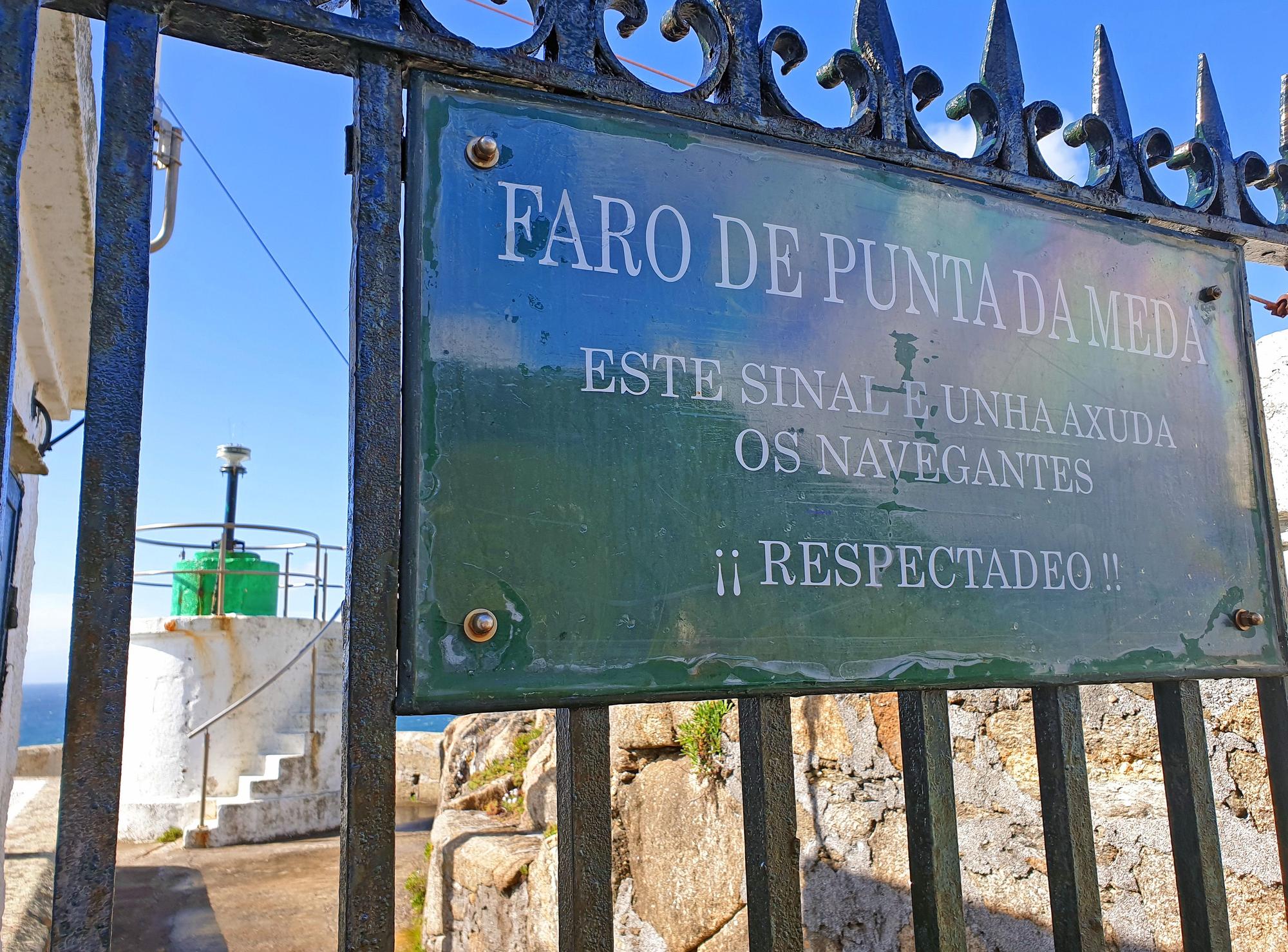 Cañones, un faro, acantilados y petroglifos: la ruta que descubre los encantos de Monteferro