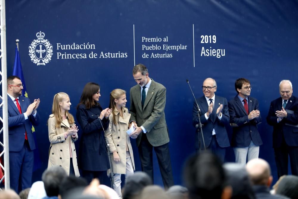 Así fue la visita real a Asiegu, Pueblo Ejemplar