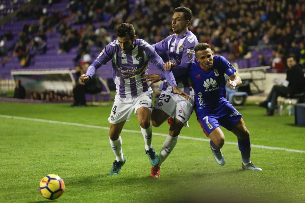 El partido entre el Valladolid y el Real Oviedo, en imágenes