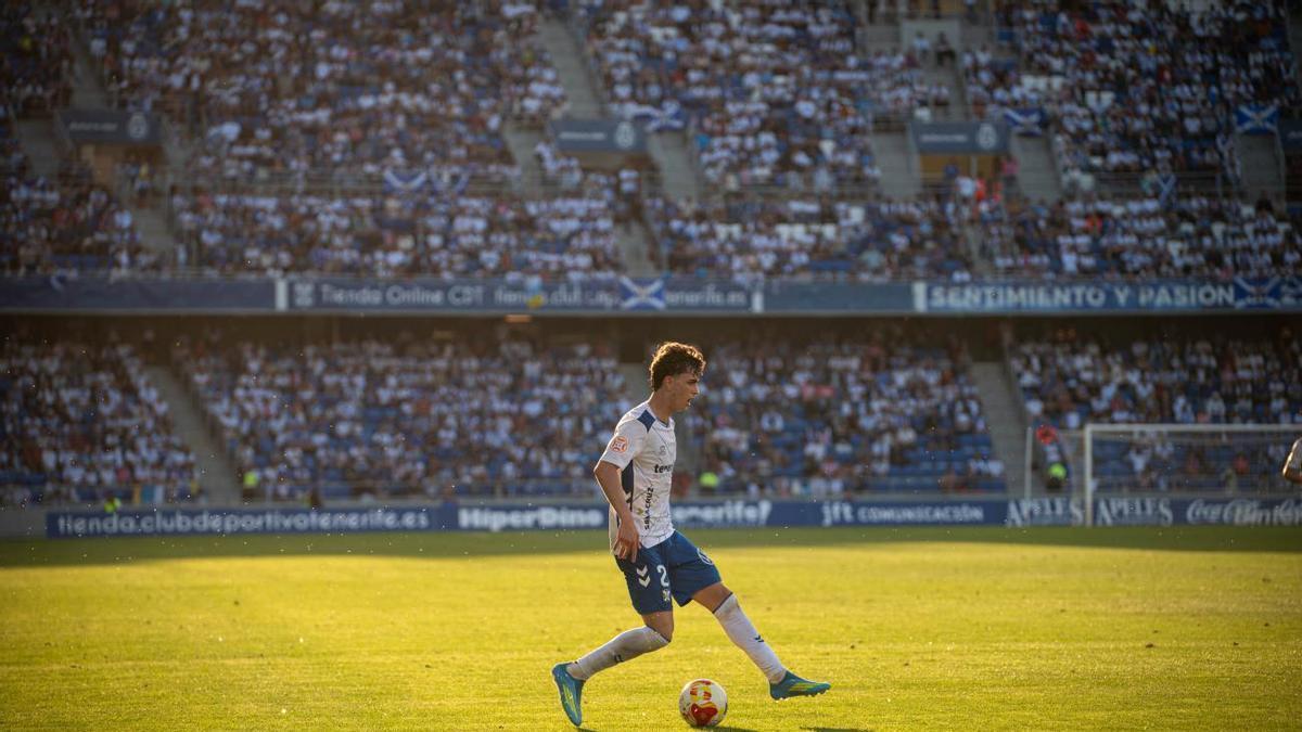 Fiesta blanquiazul ante el Cabildo por el ascenso a Segunda División del CD Tenerife