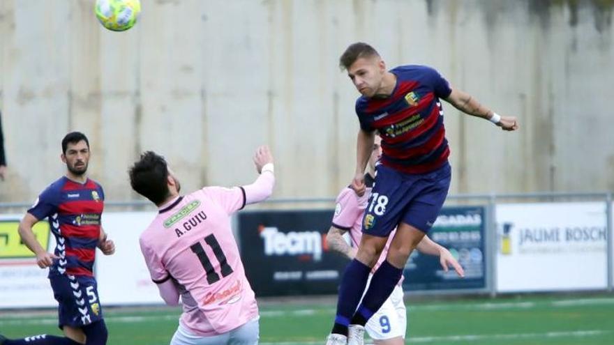 El central Diego González, de Vila-real, ha jugado en el Llagostera las dos últimas temporadas y es pretendido por el CD Castellón.